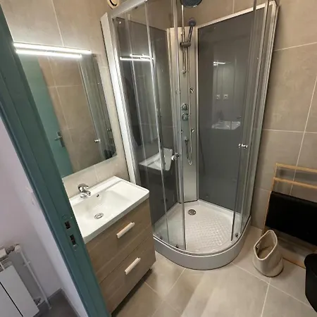Neuf Lumineux Et Agreable En Rdc Avec Terrasse - 33 Appartement *
